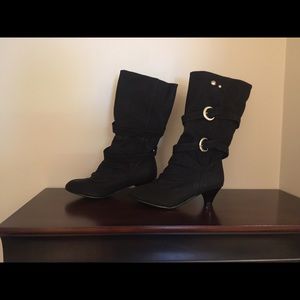 BNWT black suede ankle boots👢